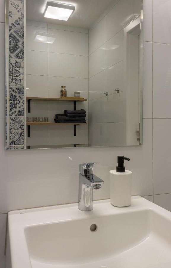 גדנסק Initium Rooms - Pokoje Na Wynajem - Obroncow Wybrzeza 4D מראה חיצוני תמונה